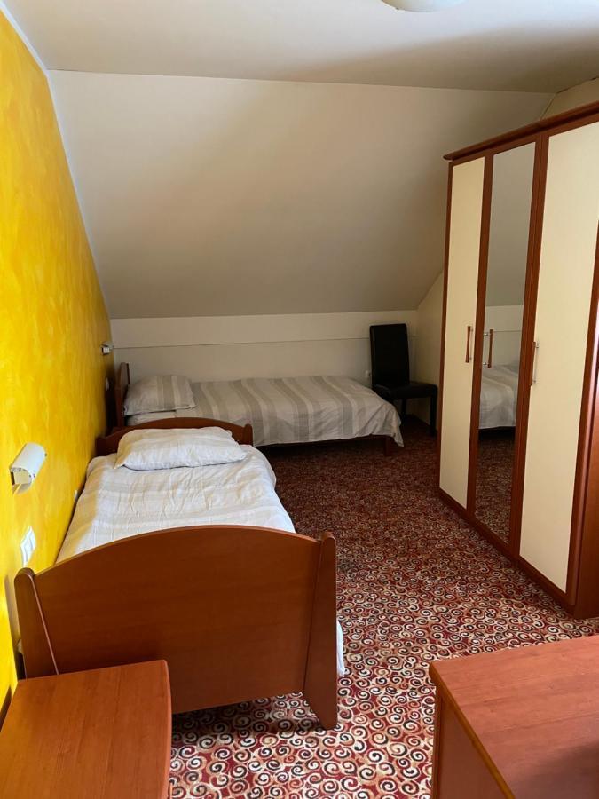 Hotel Gostisce Senica Senovo Exterior foto