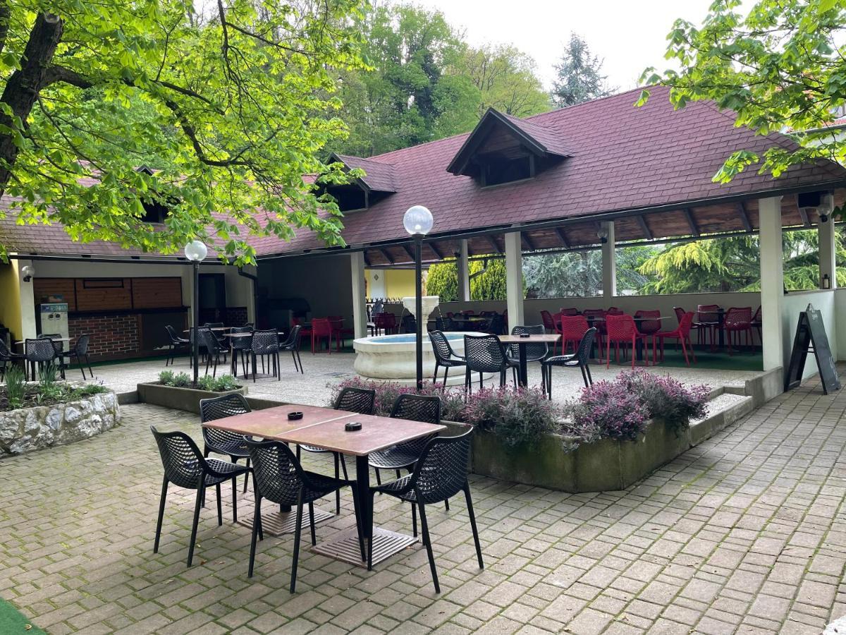 Hotel Gostisce Senica Senovo Exterior foto
